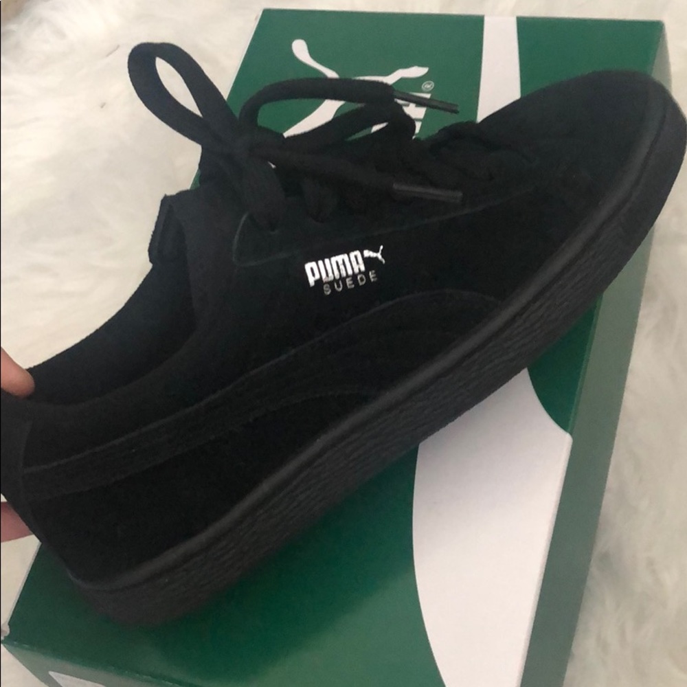 On the box reads: Black Puma Suede Jr - Brand new